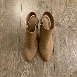 Women’s Charles David platform heels